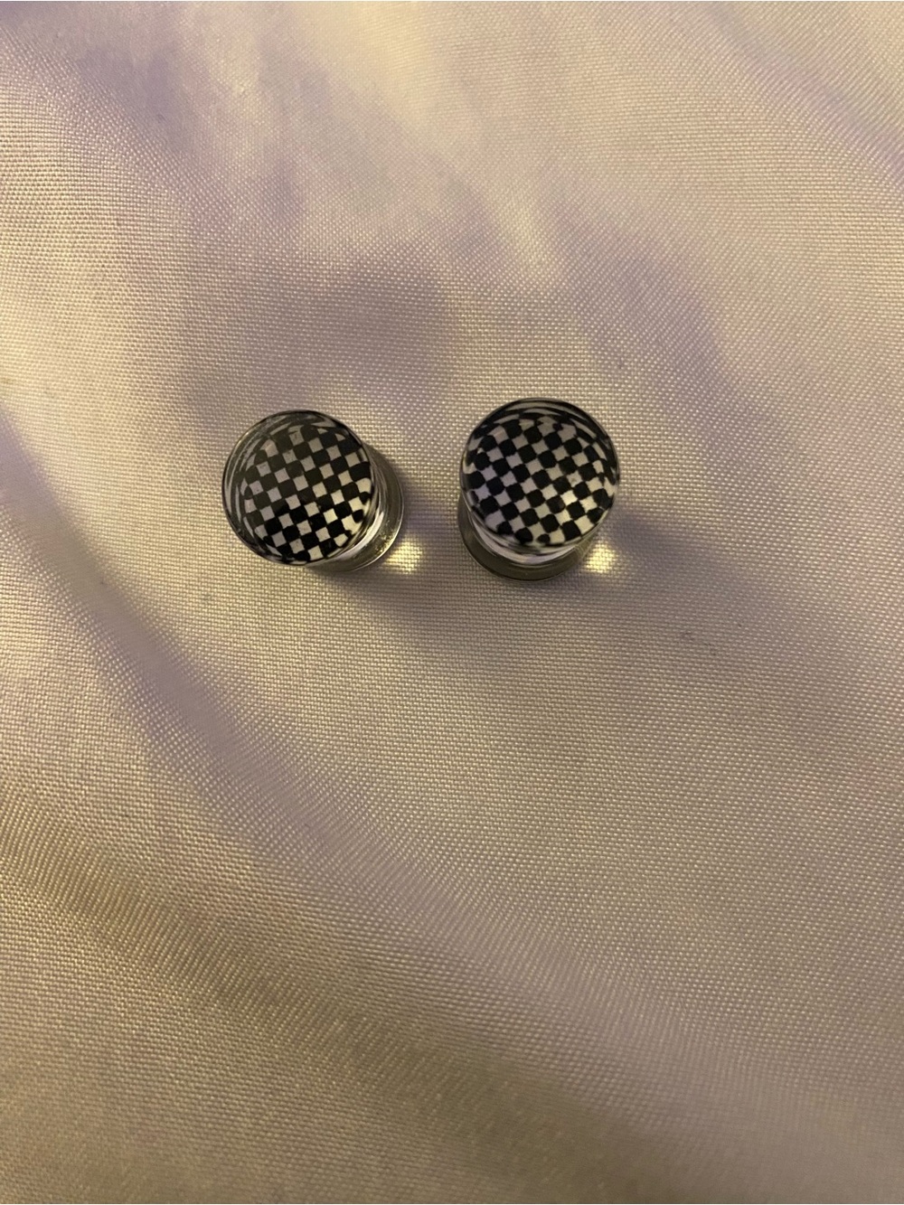 Checkerboard Acrylic Ear Plugs - Black & White .Punk,emo,rock!!!